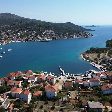 A&m Apartment Vinišće